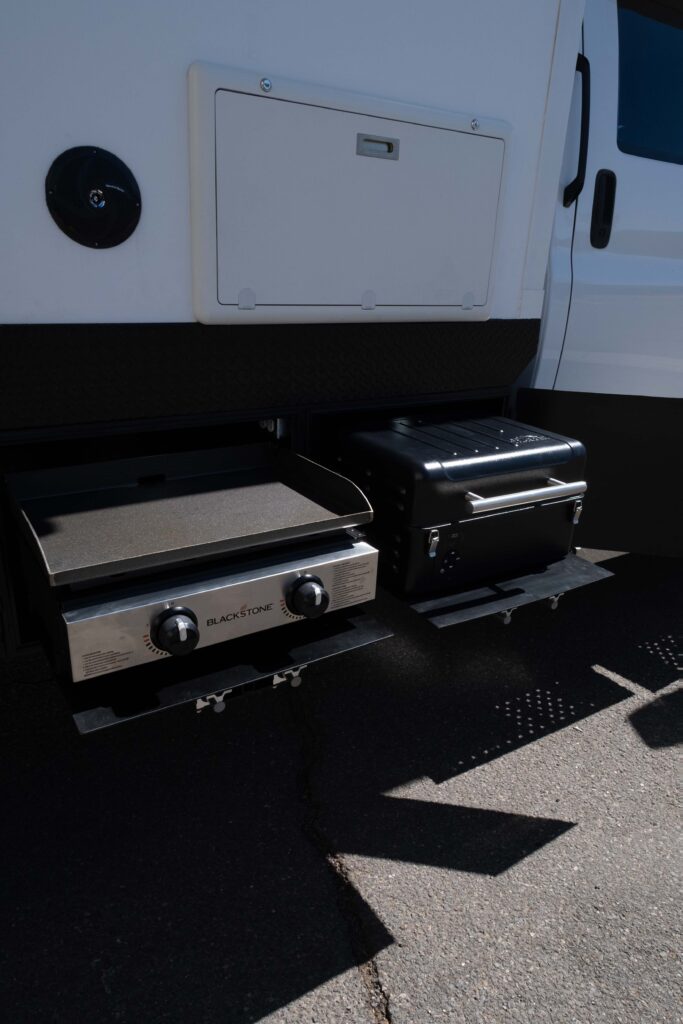 Hunter RMV Globe Ranger Outdoor Kitchen Hunter RMV Globe Ranger outdoor kitchen equipment.
